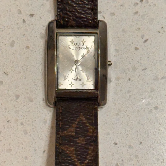 AUTHENTIC Vintage Louis Vuitton watch - Picture 2 of 6
